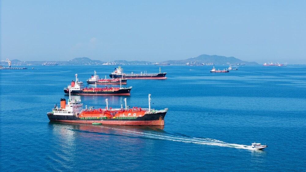 Strait of Hormuz - A battlefield for oil, but also for terabytes of data