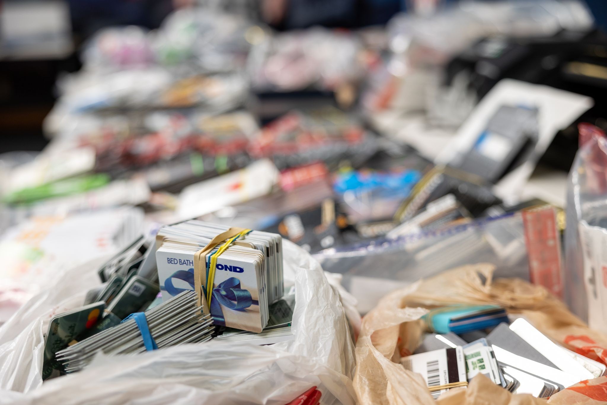 3 busted after police take down gift card 'forgery lab'