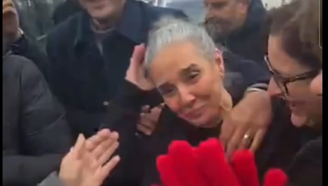 فيديو - لحظة خروج سنية الدهماني من السجن