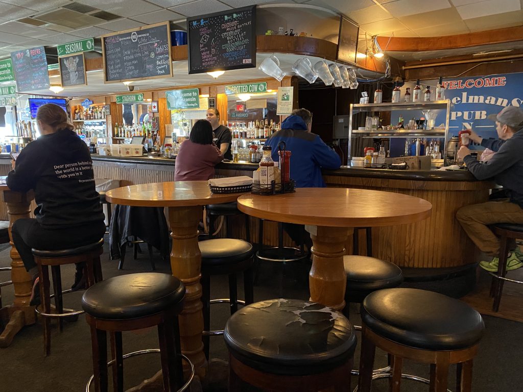 Dining: Sobelman’s Offers Classic Burgers » Urban Milwaukee