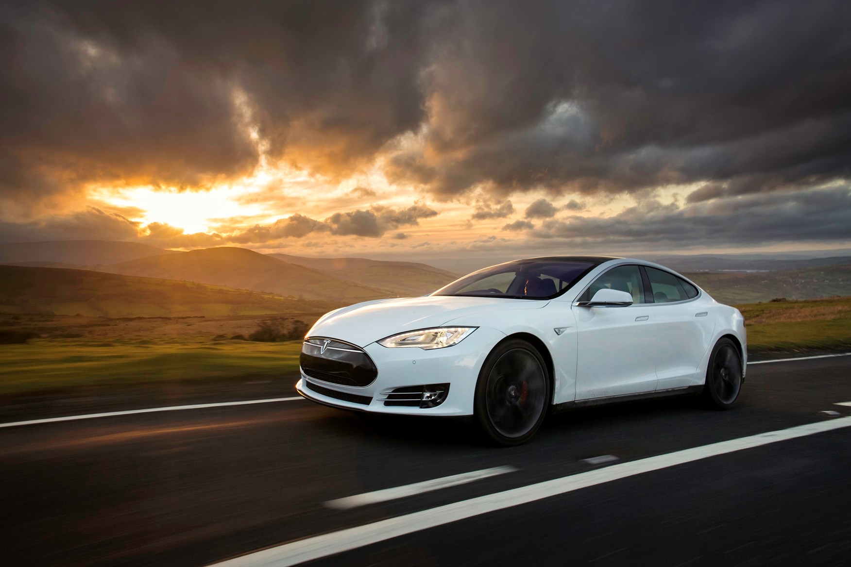 Mit adott nekünk a Tesla Model S? - Villanyautósok