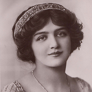 1900-1910 Edwardian Makeup and Beauty Products