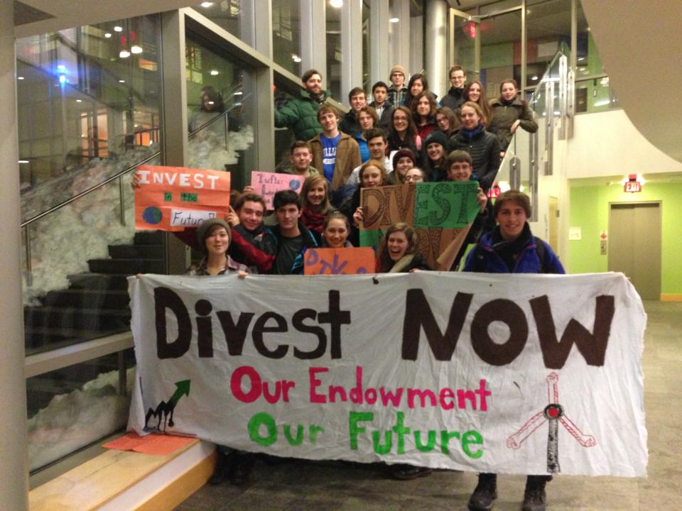 Students power up nationwide fossil fuel divestment campaigns • Waging Nonviolence | Waging Nonviolence