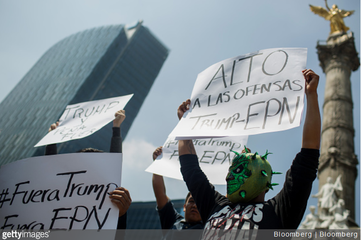 Furious at surprise visit, Mexicans show Trump he's not welcome | Waging Nonviolence