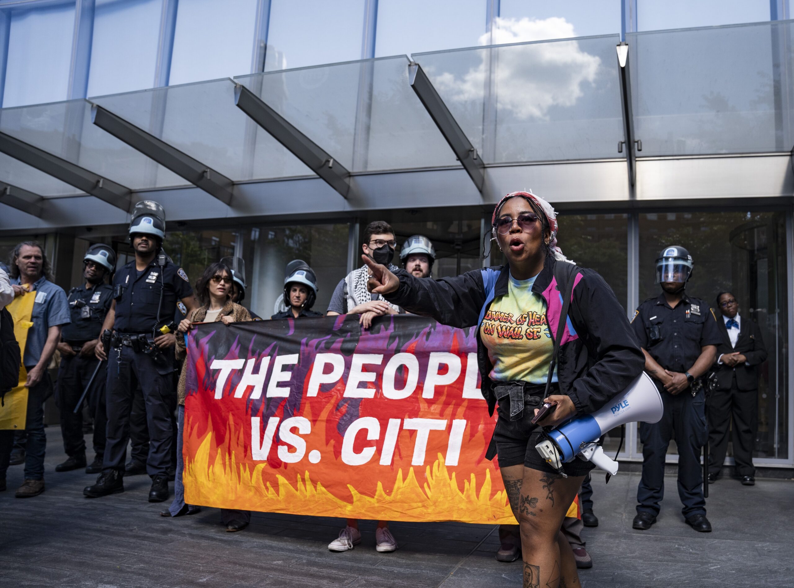 How Summer of Heat on Wall Street is using disruption to end fossil fuel financing | Waging Nonviolence