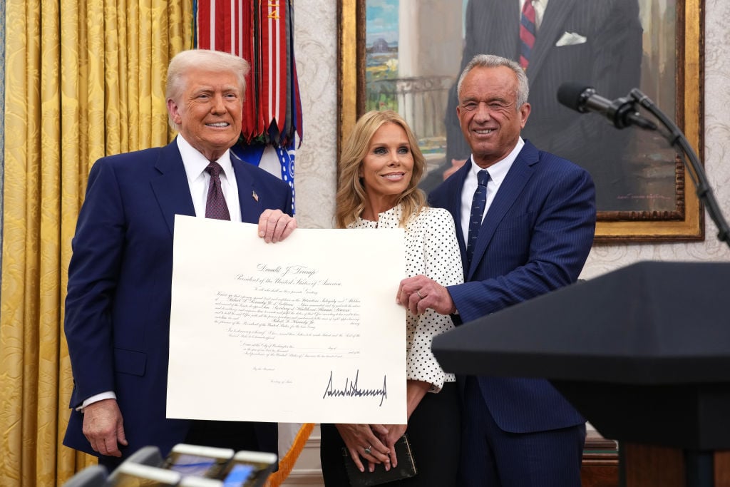 Cheryl Hines Suddenly Has a Lot to Say About RFK Jr. and MAGA - Washingtonian
