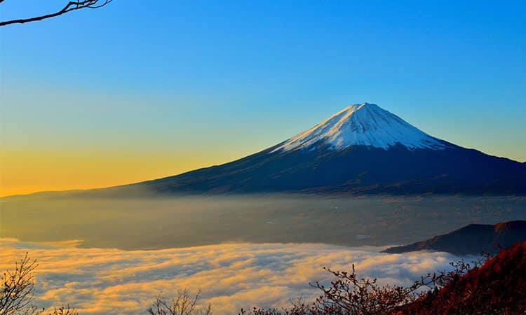 How Much Does Mount Everest Weigh?