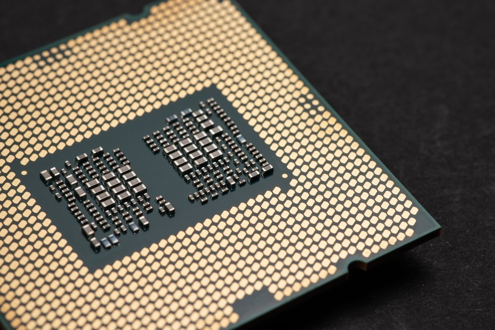 RISC-V vs ARM: A Comprehensive Comparison of Processor Architectures