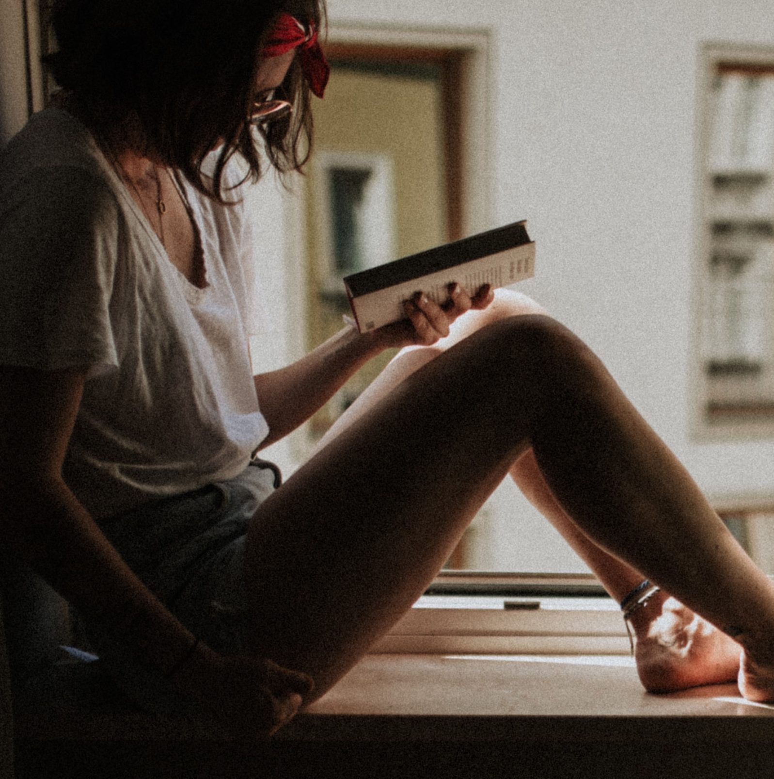 How to Make Time for Reading, No Matter How Busy You Are | Wit & Delight | Designing a Life Well-Lived