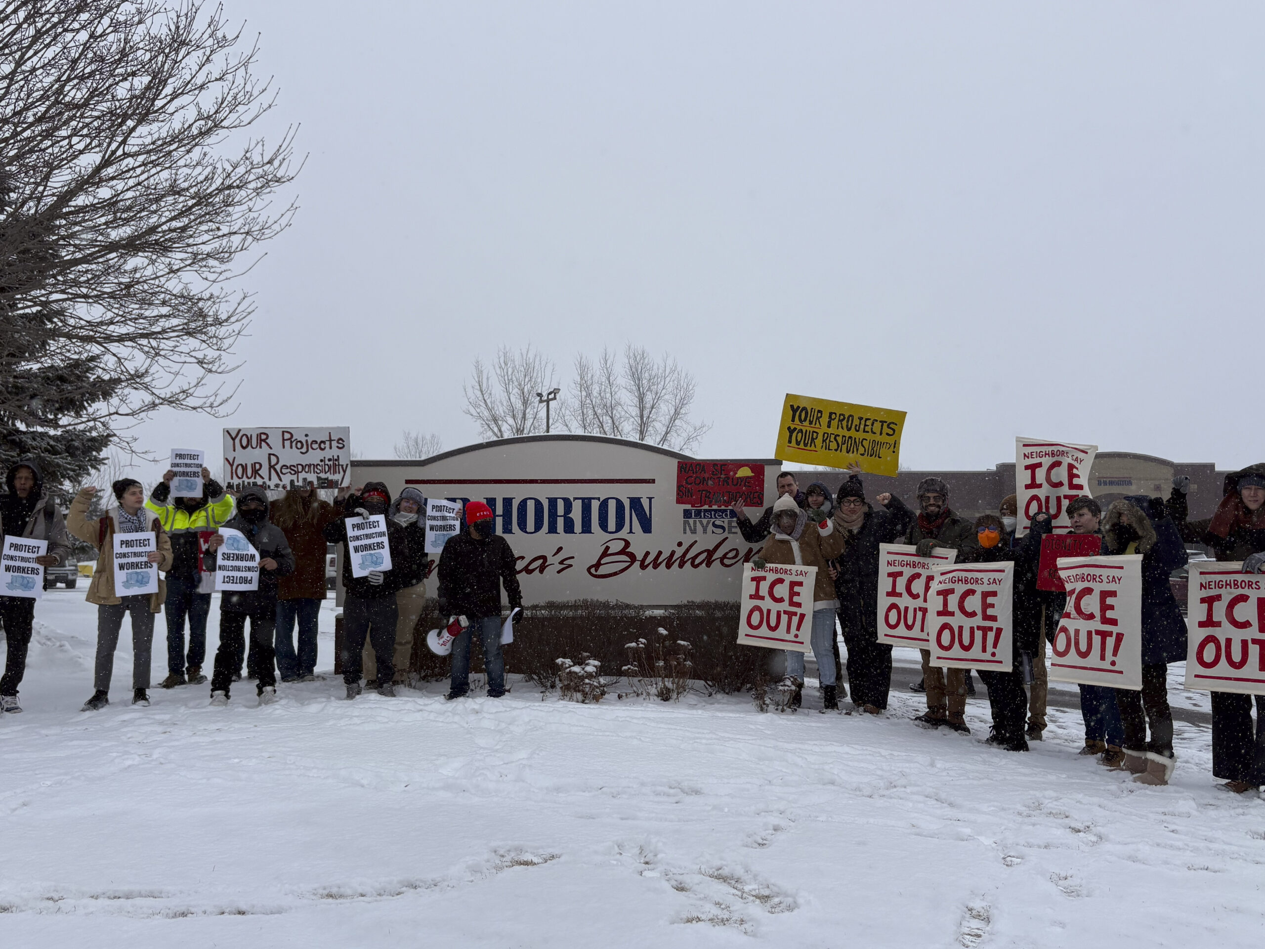 Construction Workers Occupy Lobby of a Developer, Demand Action Against ICE Raids on Job Sites - Workday Magazine