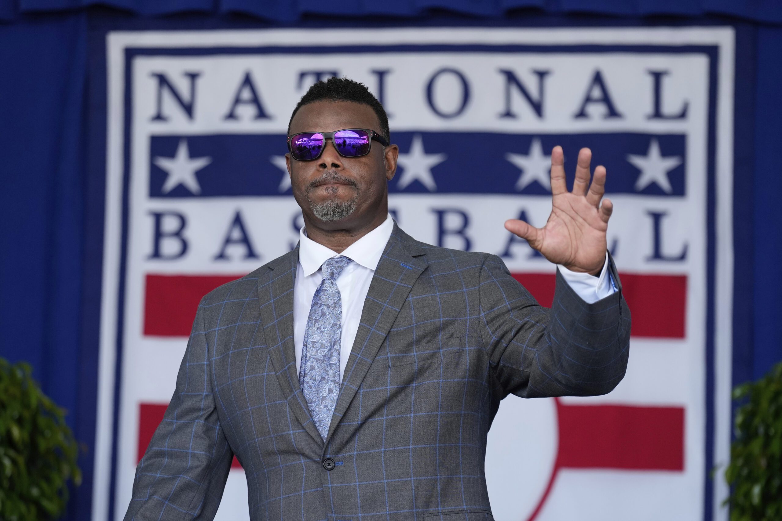 Hall of Famer Ken Griffey Jr. Named Global Ambassador for 2026 World Baseball Classic - World Baseball Network