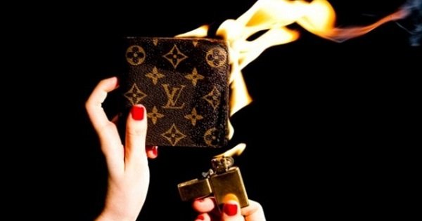Did You Know Louis Vuitton Burns All Its Unsold Bags? The Reason Is Pretty Bizarre - ScoopWhoop