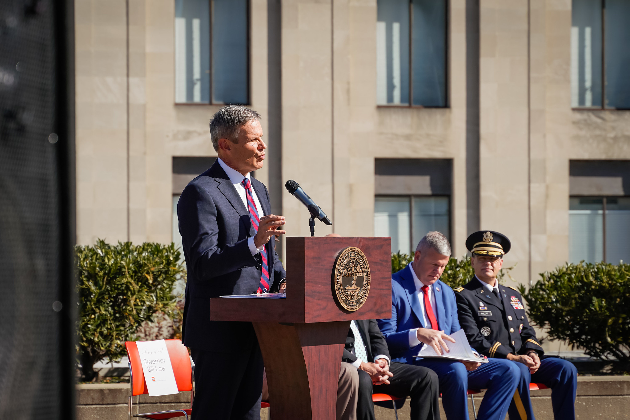 Gov. Lee signs COVID bill, despite potential conflicts with federal law | WPLN News