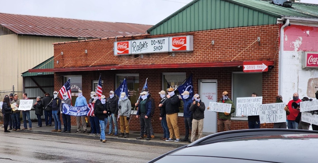 Anti-LGBTQ protesters set their sights on 18+ drag shows in Tennessee | WPLN News