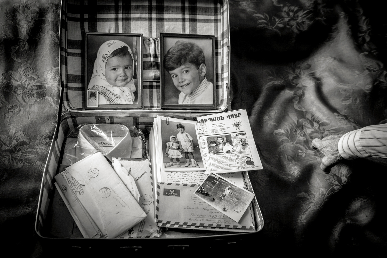 Diana Markosian finds her father - 1854 Photography