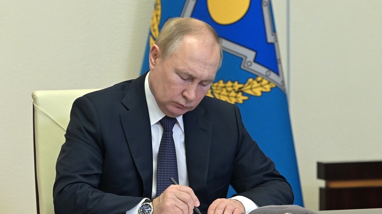 Russia's Real Goal Might Not Be Ukraine: A Takeover of Belarus? - 19FortyFive