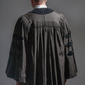 Florida Supreme Court orders judges to wear black robes