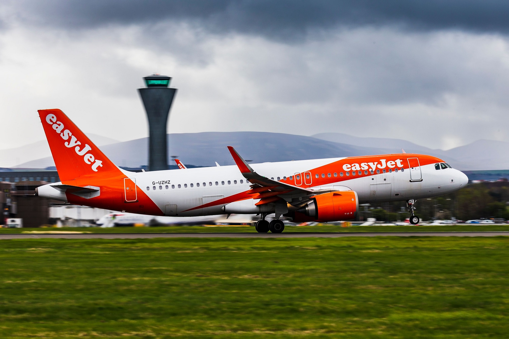 easyJet set to digitalize wasteful processes on Airbus fleet