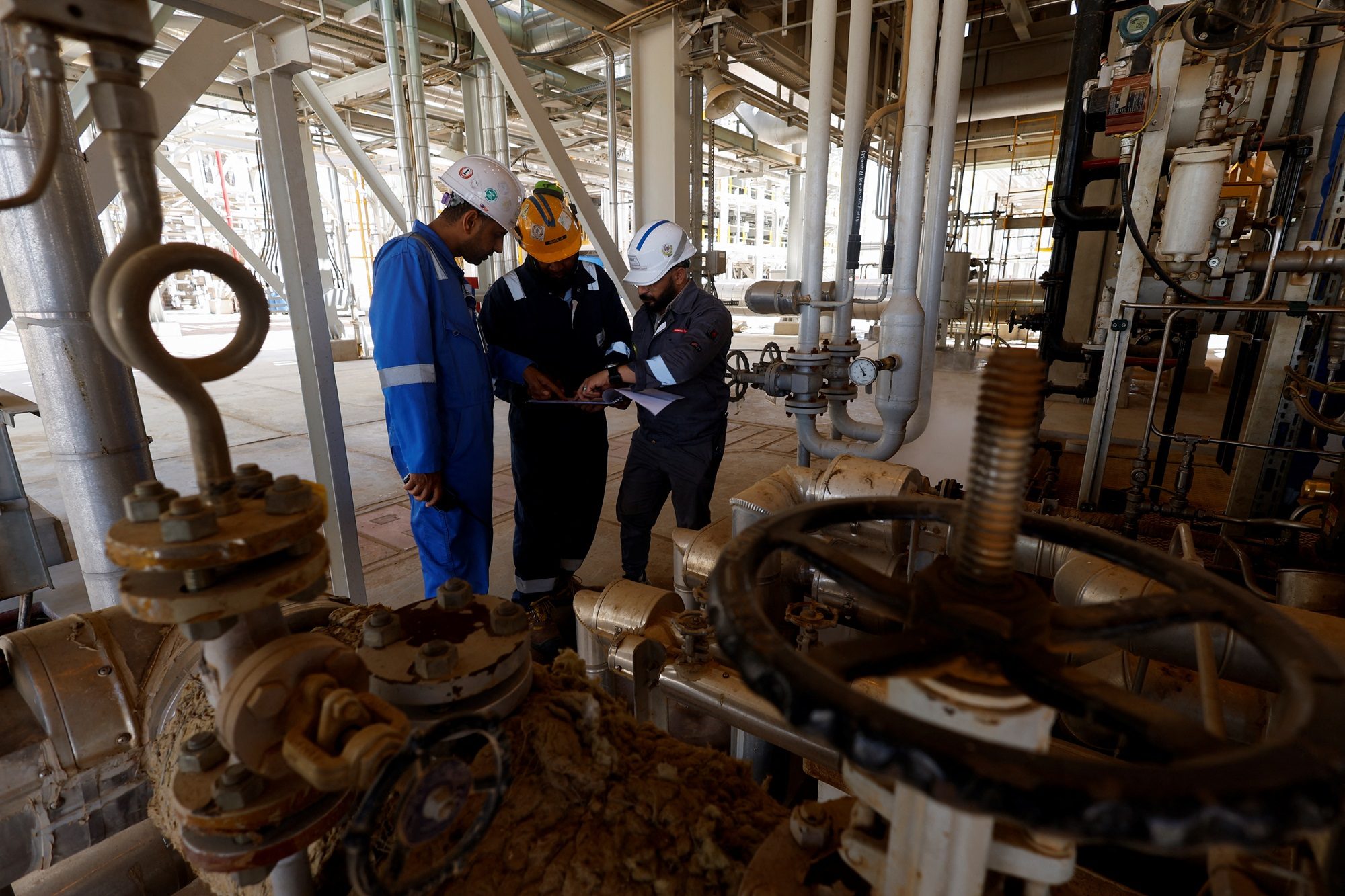 China advances into Iraq’s oil industry as US retreats | AGBI