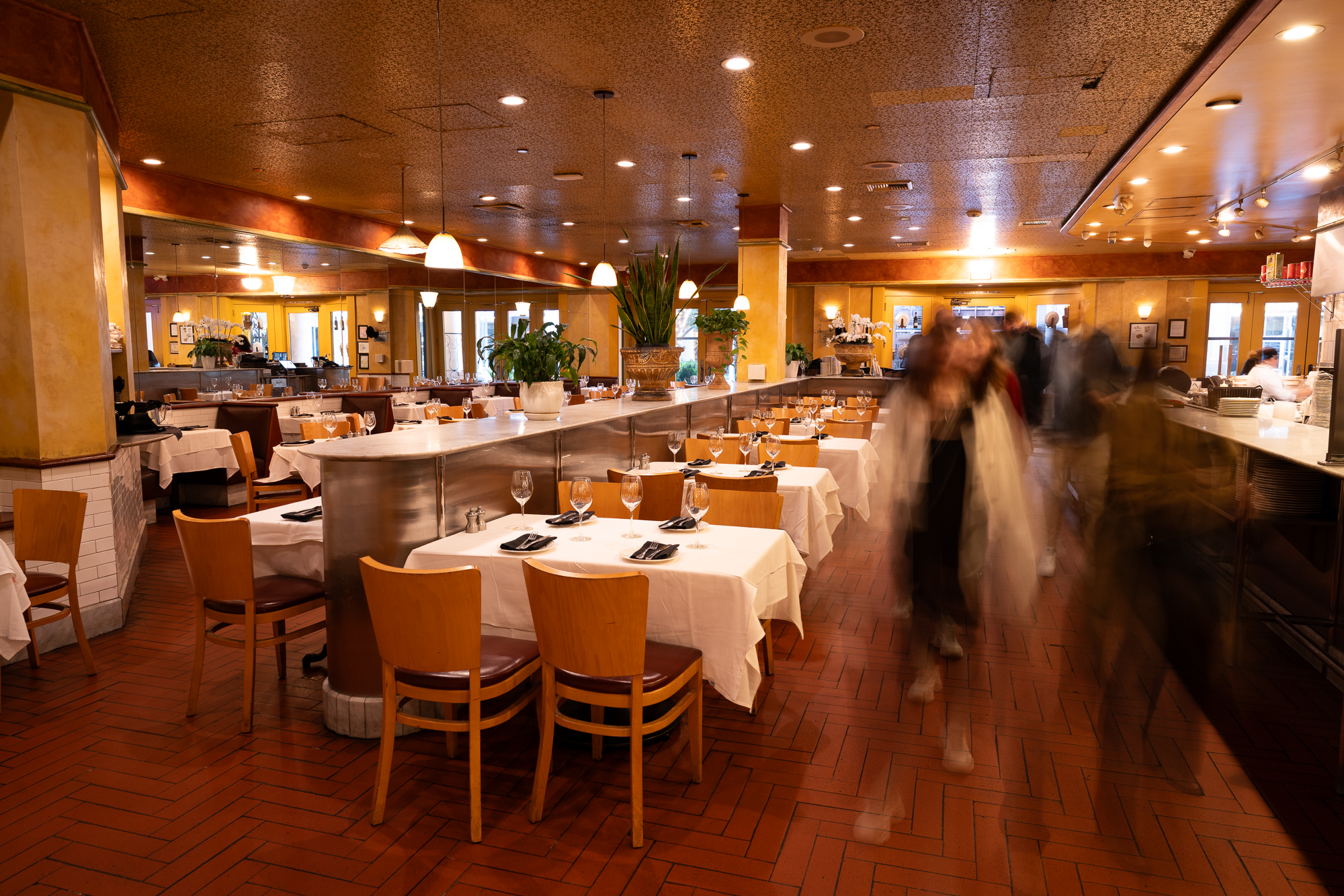 ‘The end of an era’: After 36 years in Palo Alto, Il Fornaio prepares to close - The Almanac