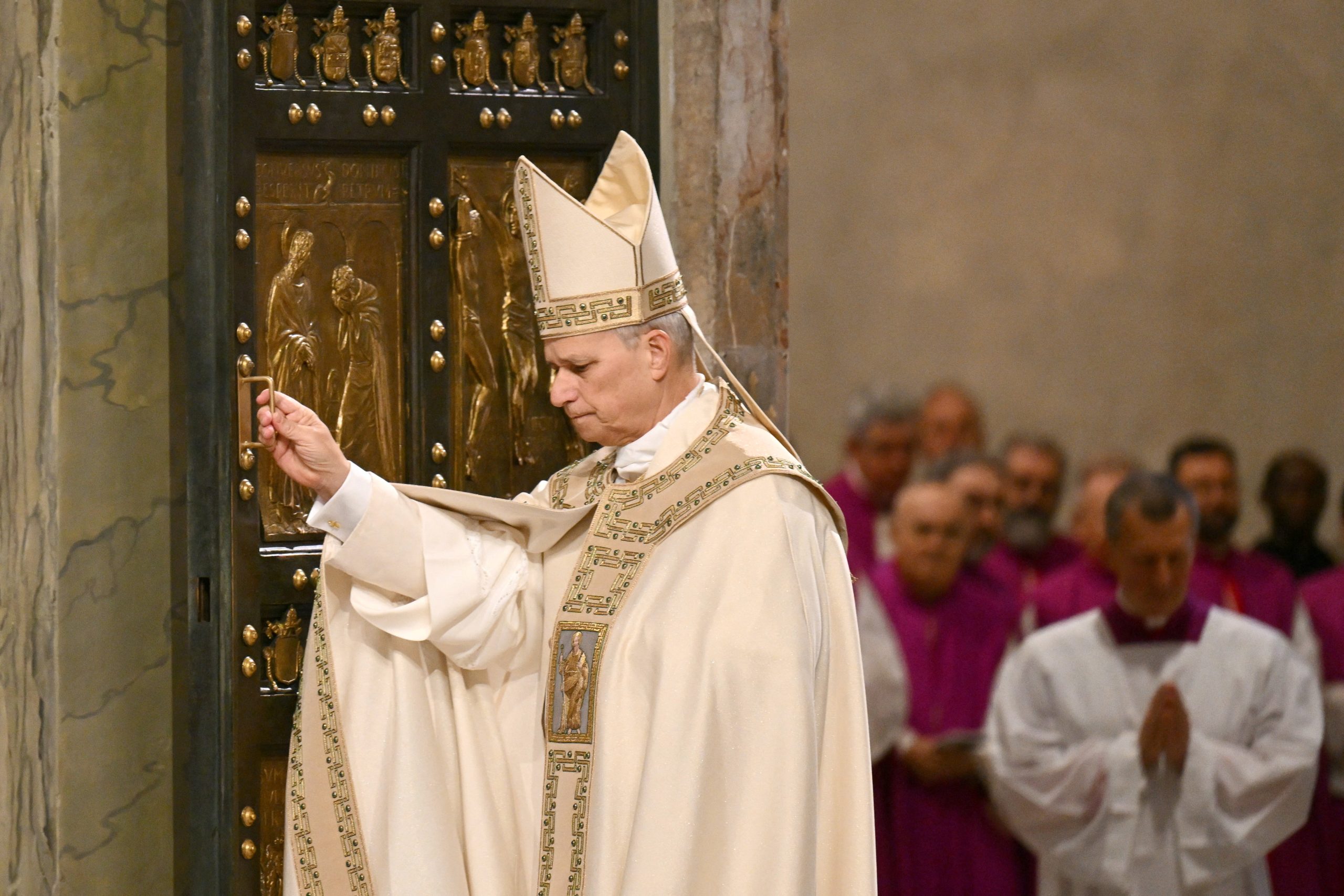 Pope Leo appeals for end to antisemitism, prejudice, genocide - America Magazine
