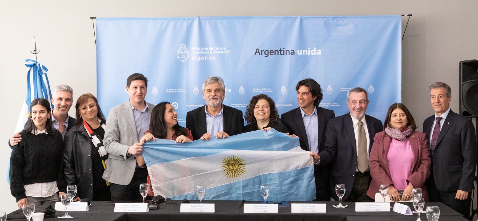 Vizzotti y Filmus anunciaron que se aprobó la vacuna argentina contra COVID-19 | Argentina.gob.ar