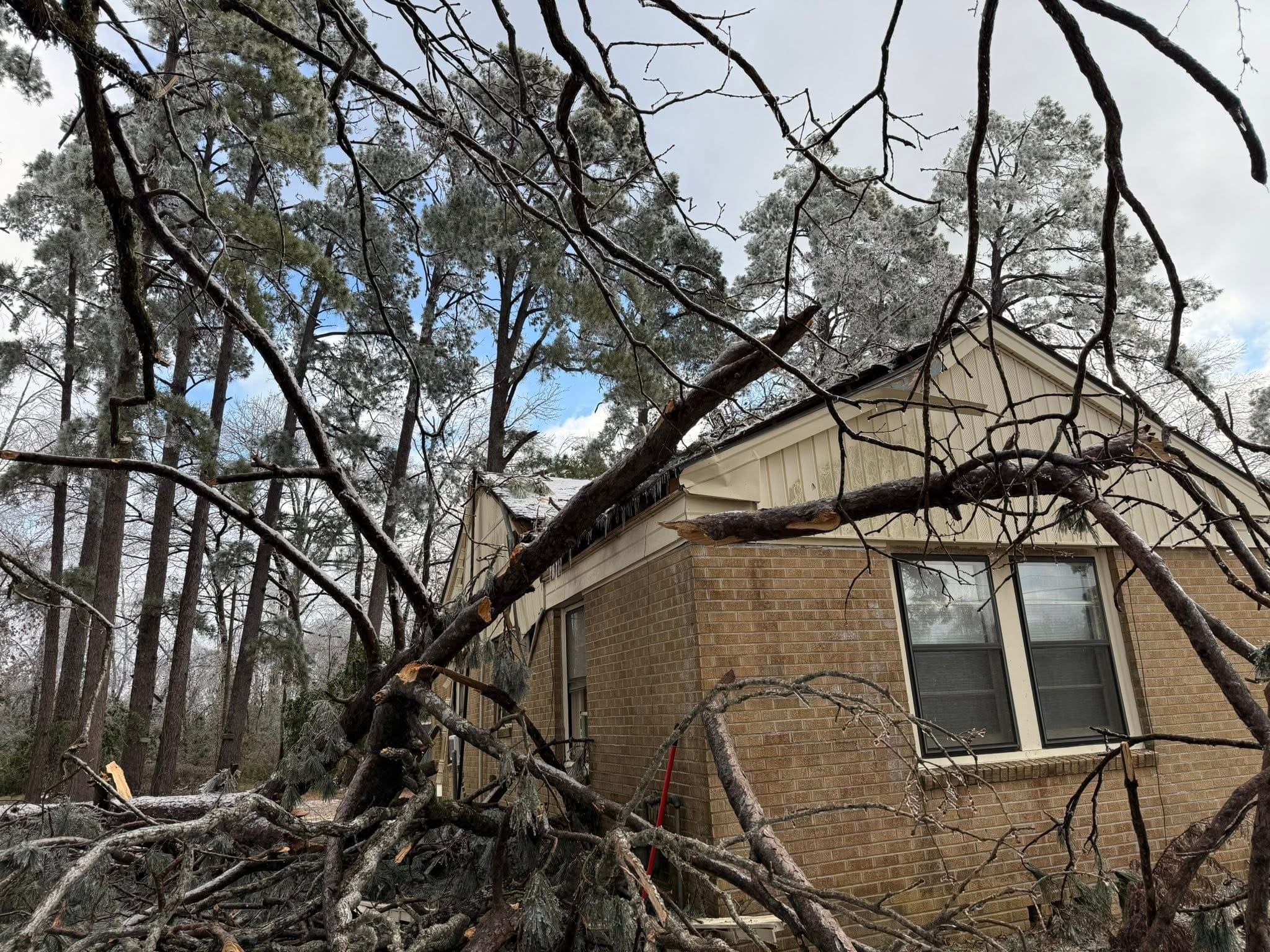 Pastor escapes injury, parsonage serverely damaged - Baptist Message