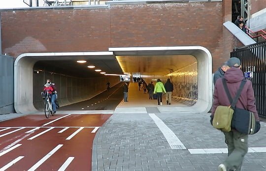 Il nuovo tunnel ciclopedonale della stazione di Amsterdam - Bikeitalia.it