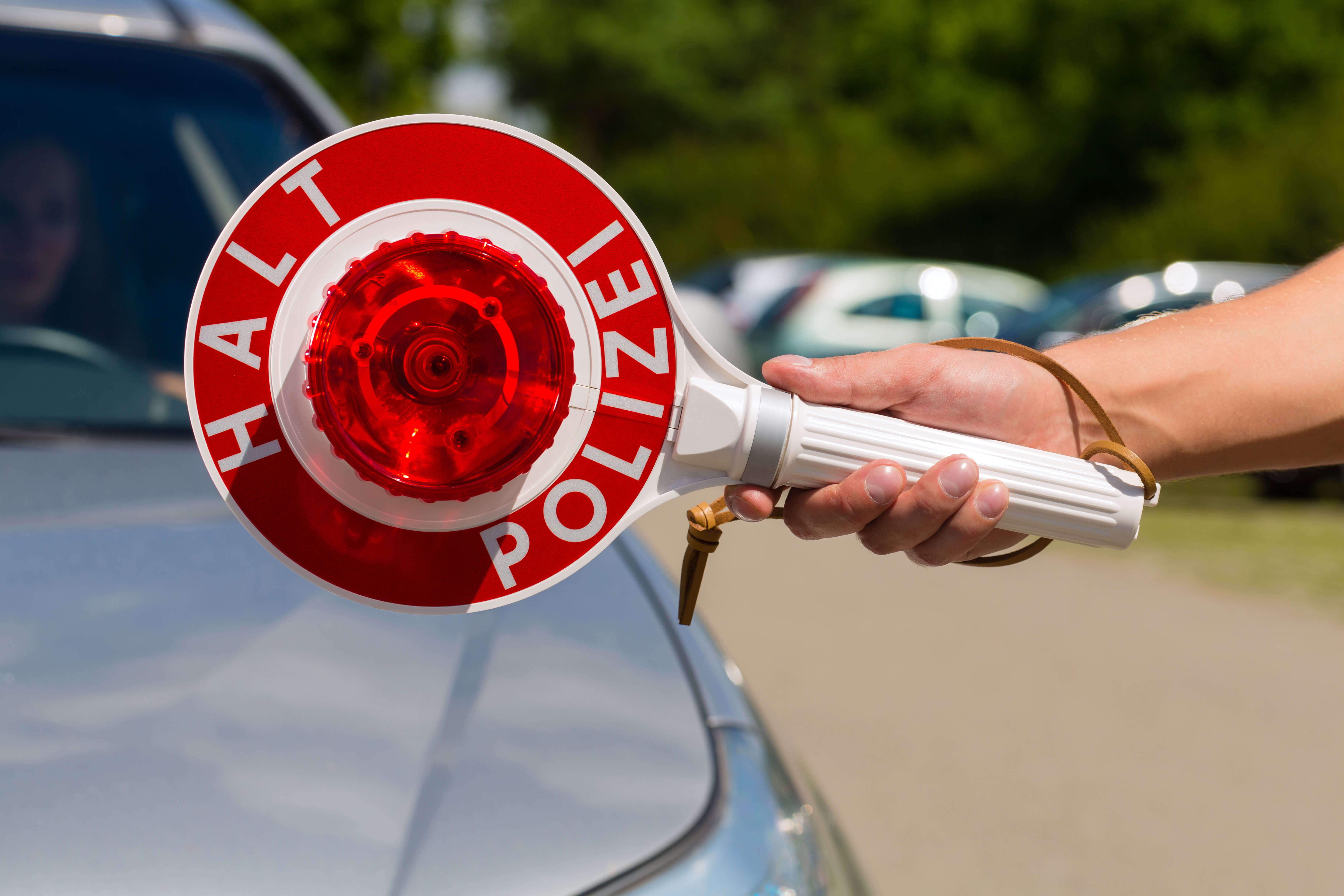 POL-MA: Heidelberg: Tesla kollidiert mit Leitplanke – BlickLokal