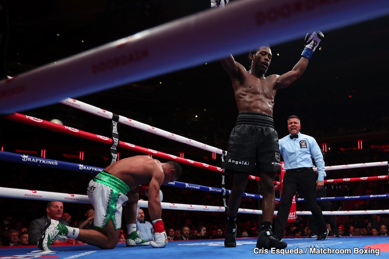 Keyshawn Davis Ends It Late - Boxing Results