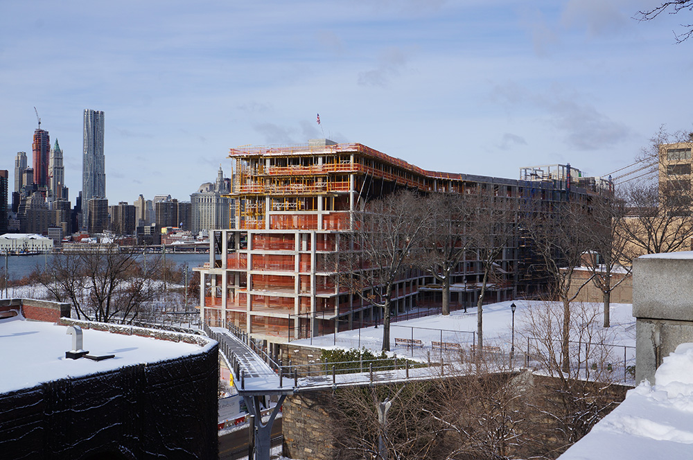 Photos: Second Pierhouse Building Tops Out | Brownstoner
