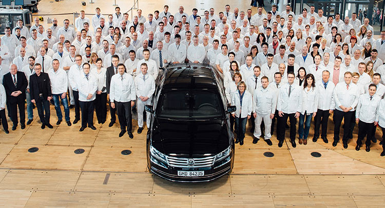 VW To Realign Its Transparent Factory After Ceasing Phaeton Production | Carscoops