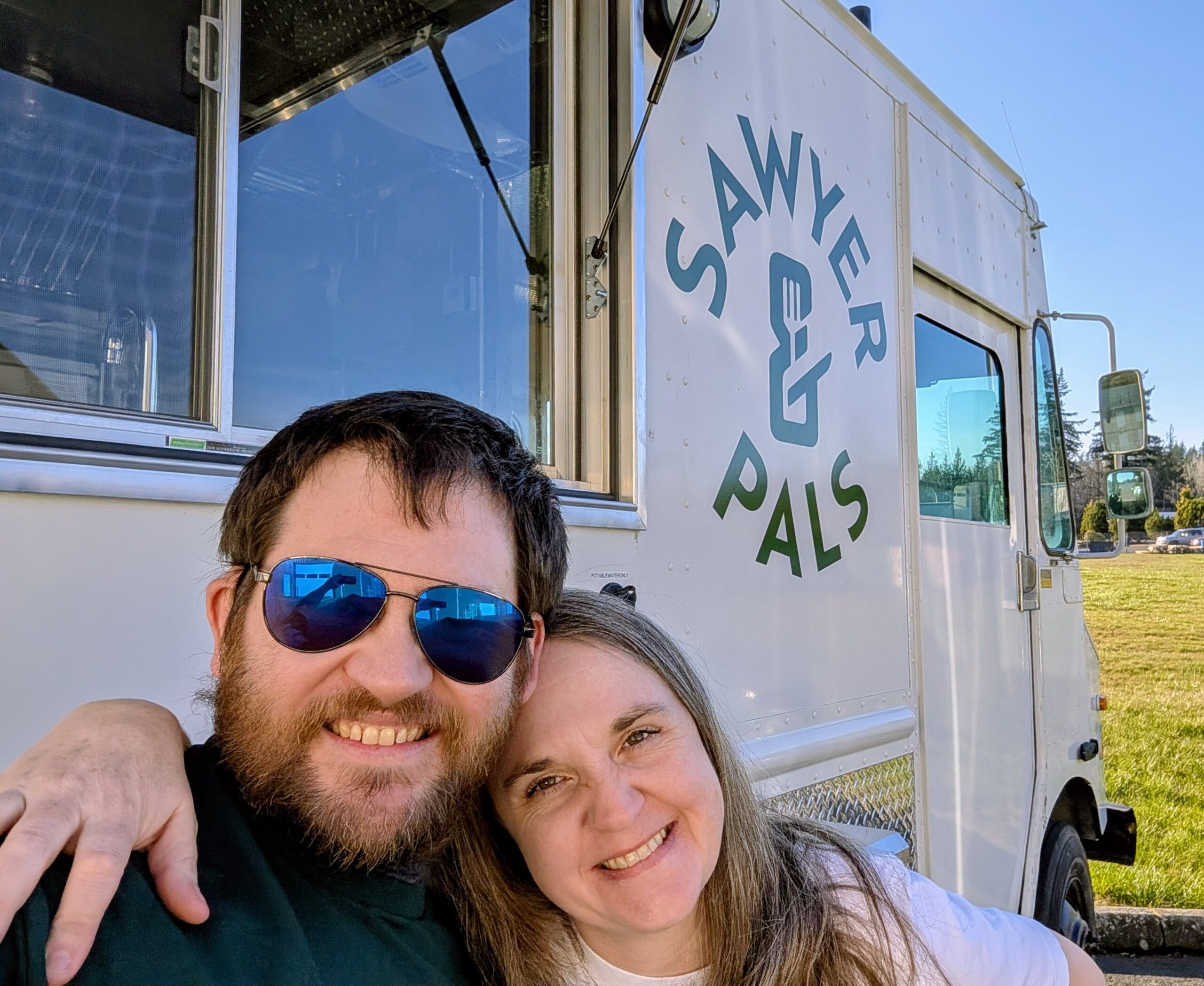 Briefs: New food truck serves farm-fresh food, Bellinghamsters store opens on James Street | Cascadia Daily News
