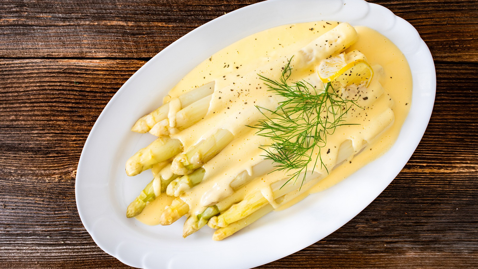 So gelingt Spargel mit Hollandaise: Hensslers Rezept für den Frühlingsklassiker - CHIP