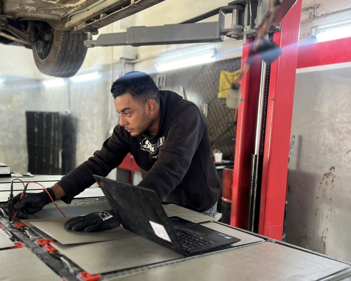Self-taught mechanics give second life to Jordan’s glut of spent EV batteries