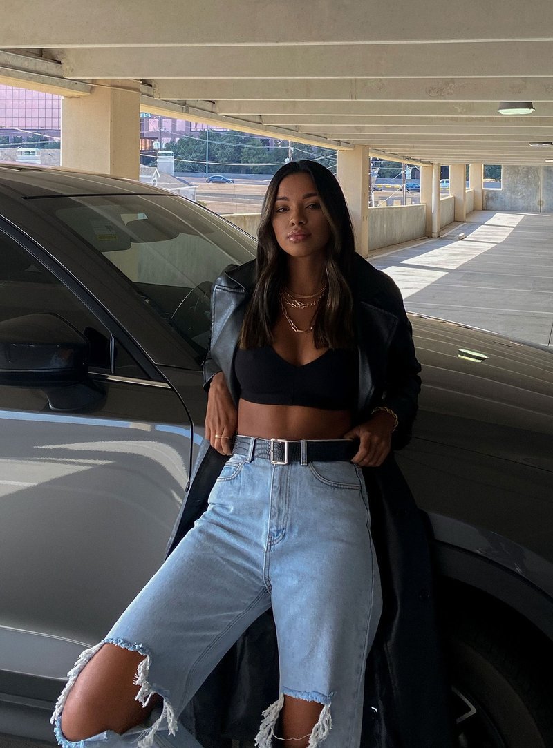 10 Insanely Cute Outfits with Jeans to Wear in 2024 - College Fashion