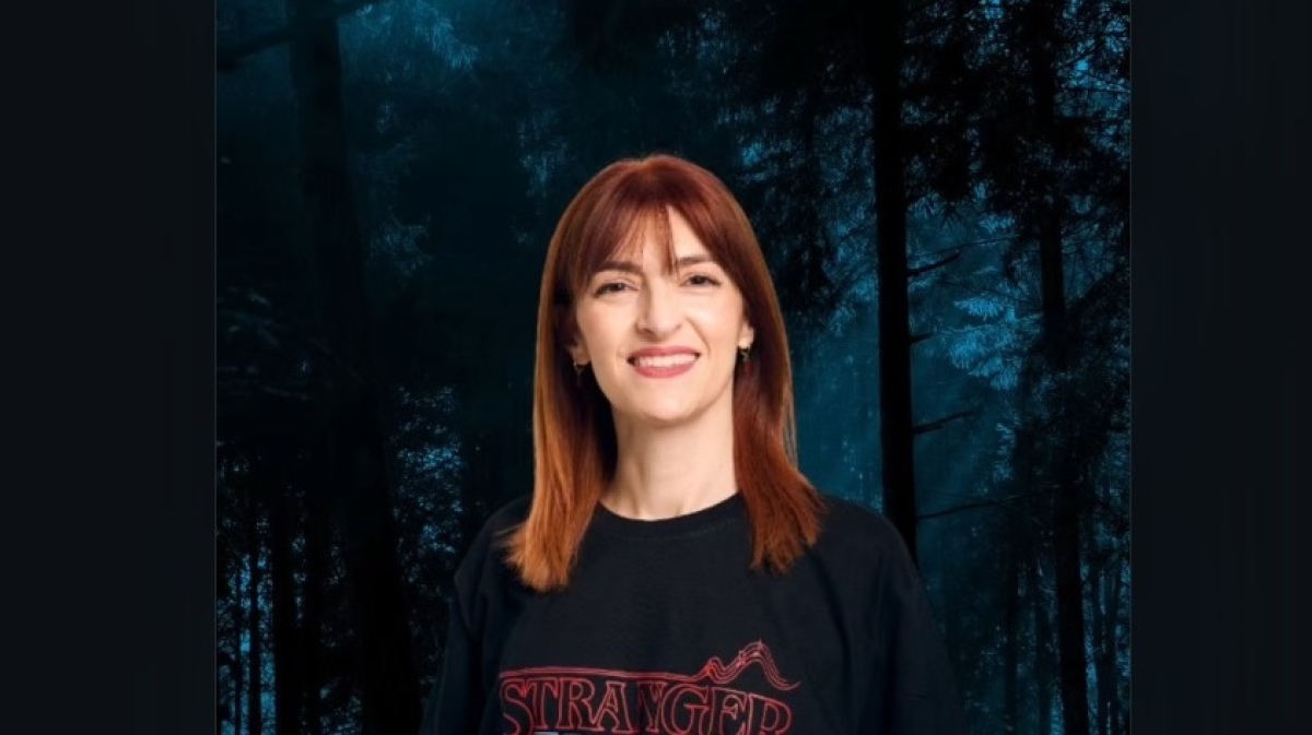 Flor Regina: “El público disfruta Stranger Sings desde el primer momento”