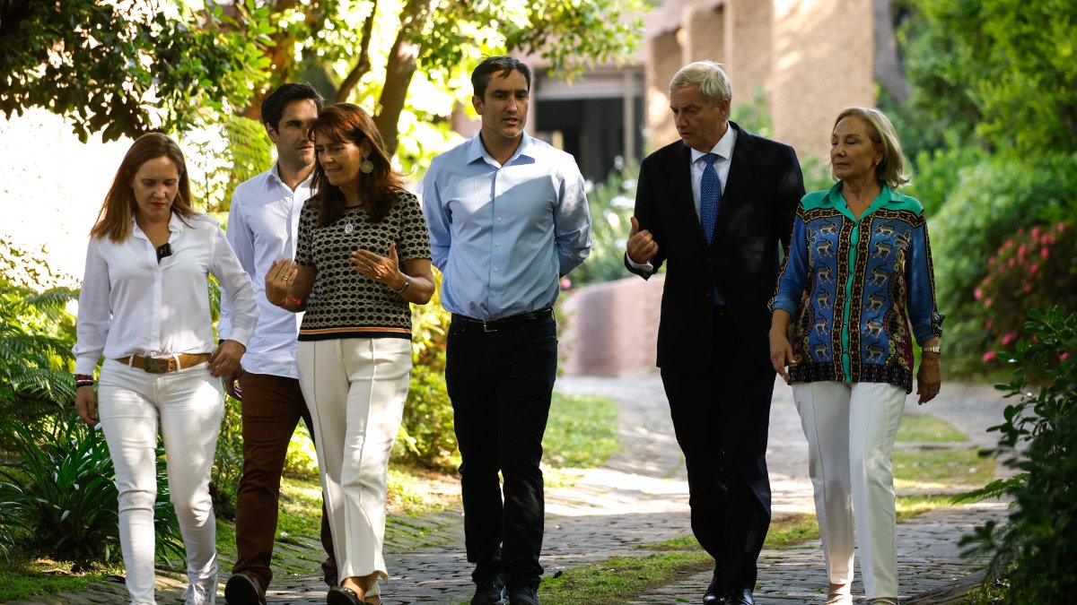 Hija de Piñera reafirmó apoyo a Kast tras confusa declaración - Cooperativa.cl
