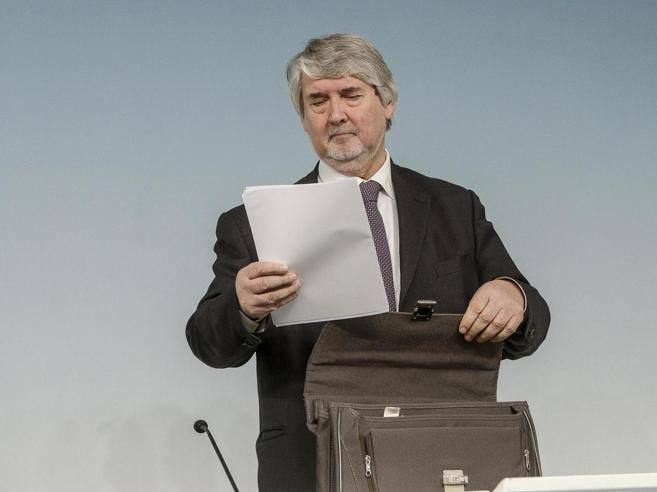 Poletti: «Mandare il curriculum? Meglio giocare a calcetto» - Corriere.it