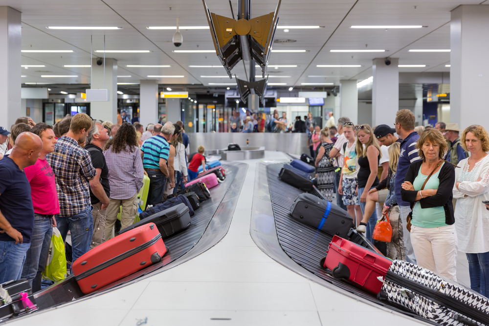 MEPs push back against suggested curbs to air passenger rights - DutchNews.nl
