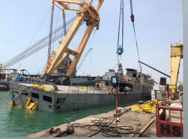 Iranian Navy "Pulls Out" Capsized Frigate IRIS Sahand That Had Sunk In Port Of Bandar Abbas - Reports