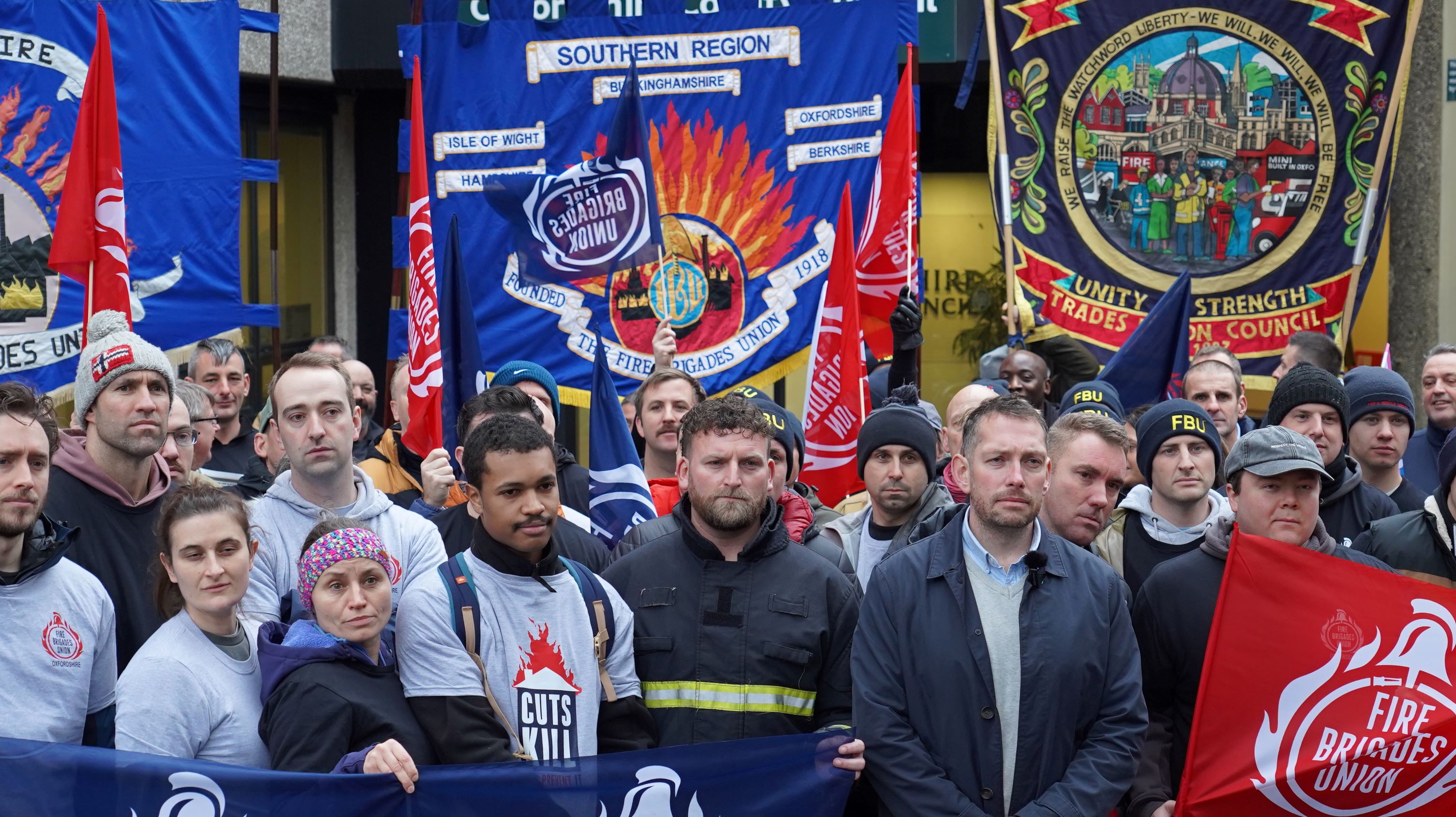 Consultative ballot results show Oxfordshire firefighters back strike action in row over cuts | Fire Brigades Union