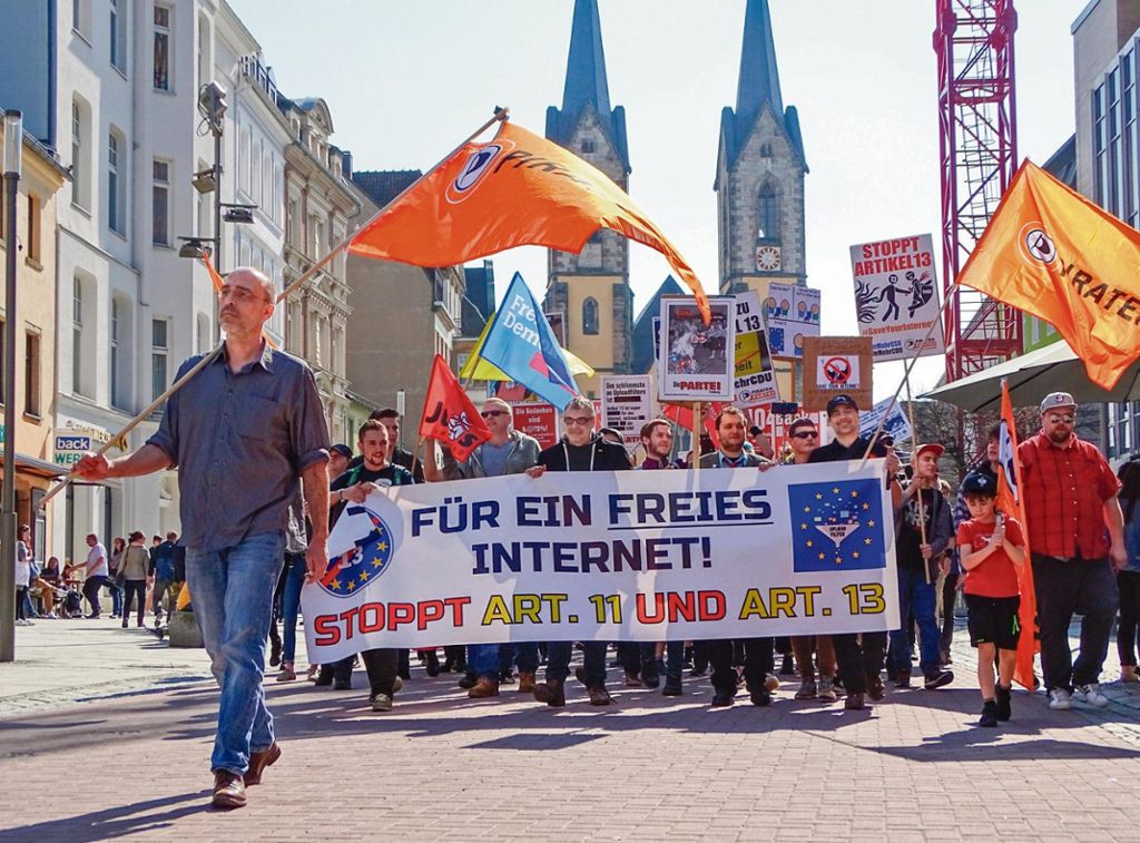 Hof: Demo für ein freies Internet - Hof - Frankenpost