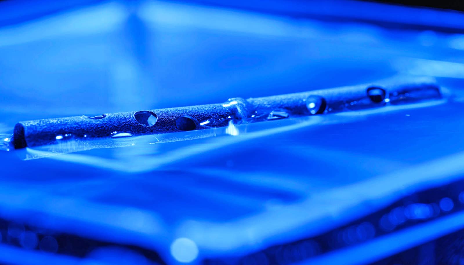 Watch: These metal tubes don't sink in water - Futurity