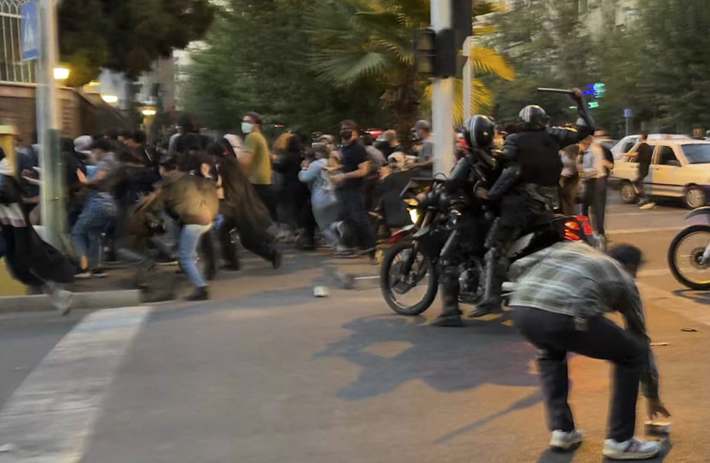 Incoraggiare il popolo iraniano che cerca il cambiamento e la libertà :: Gatestone Institute