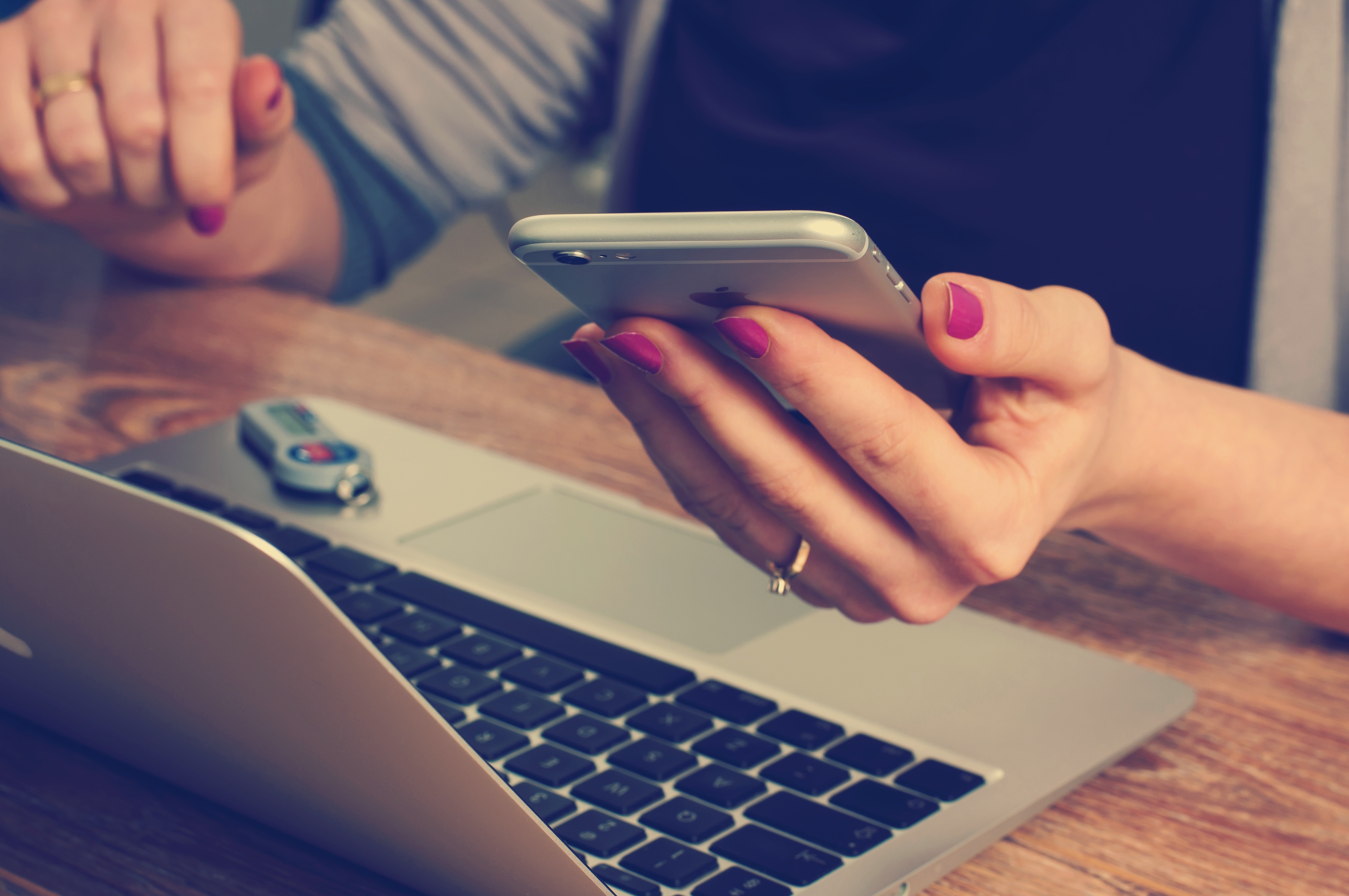 Teenagers Are Dating Less Because Of More Time Spent On Mobile Phones, New Book Argues - Global Dating Insights