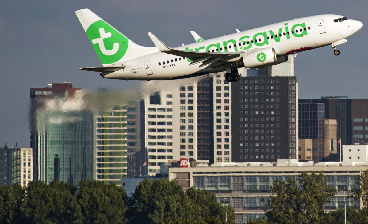 Busted: 5 tricks the aviation industry plays on us to appear green - Greenpeace International