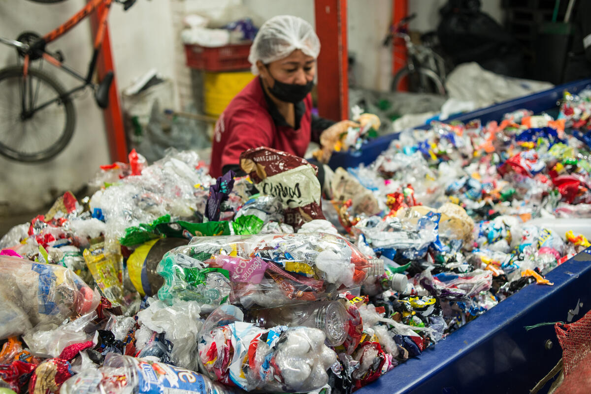 Why Greenpeace is calling on governments to cut plastic production by at least 75% by 2040 - Greenpeace International
