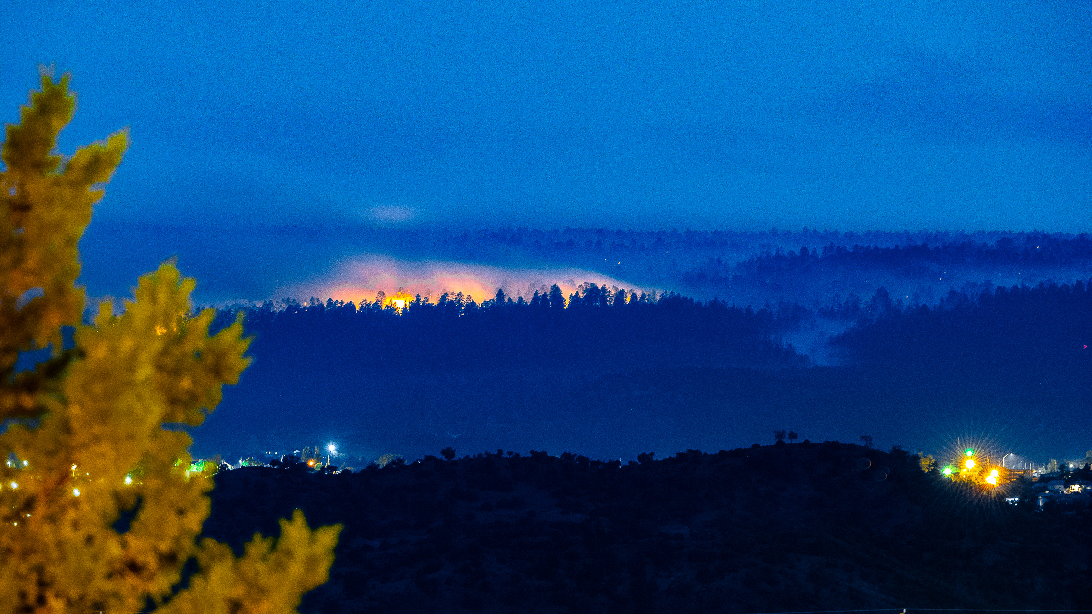 When wildfire hits your doorstep - High Country News
