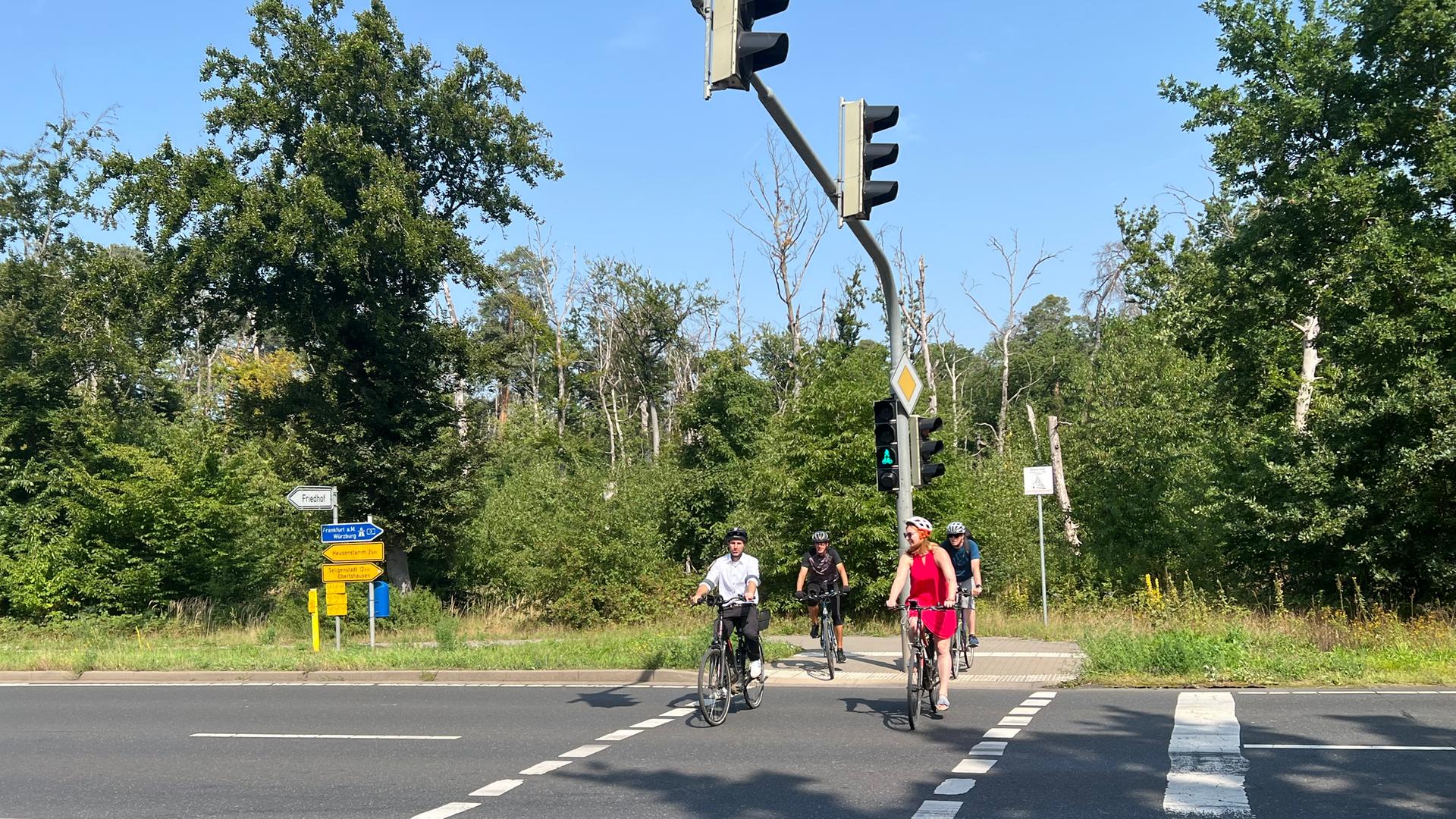 Pilotprojekt in Heusenstamm: App schaltet für Fahrradfahrer die Ampeln grün | hessenschau.de